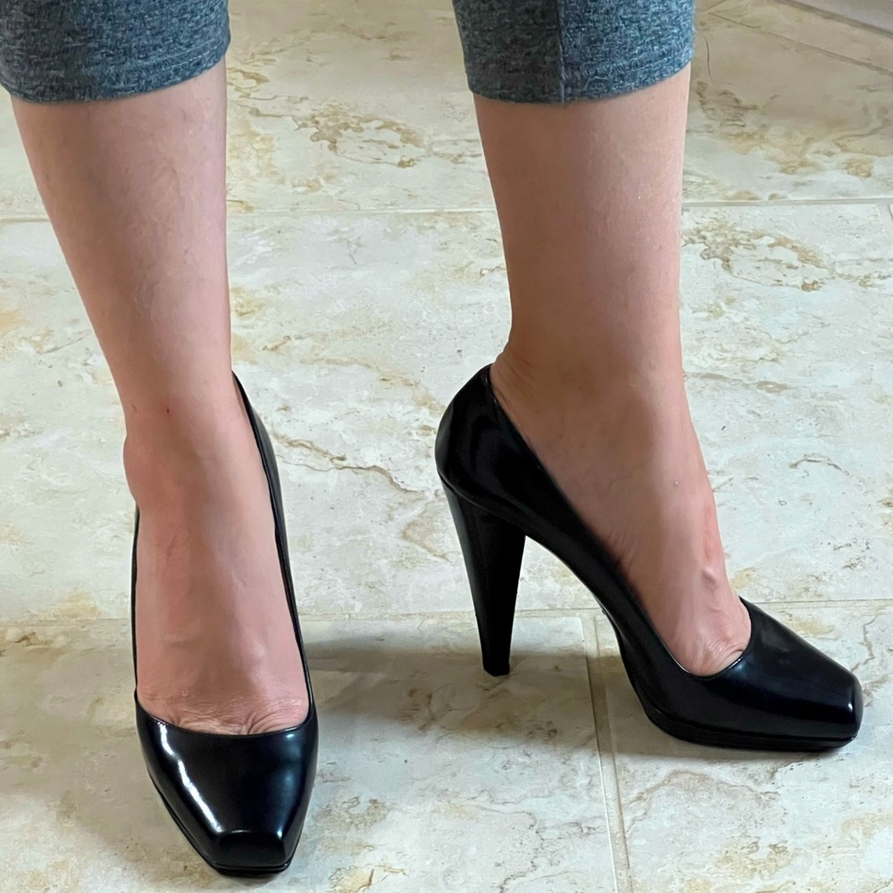 Prada square asymmetrical toe pump, black leather size 8.